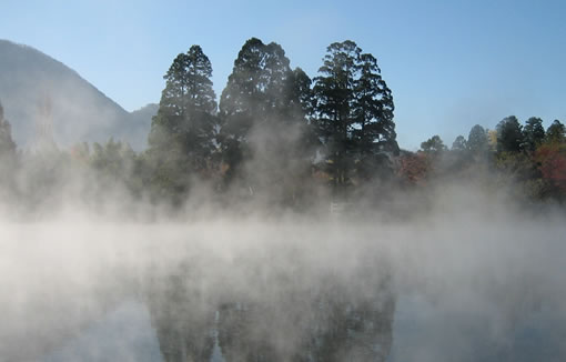 湯布院温泉ツアー金鱗湖　昼景観