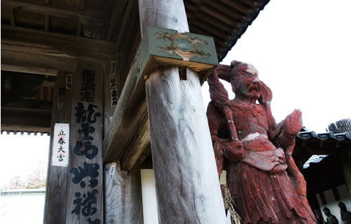 湯布院温泉ツアー興禅院　仁王像