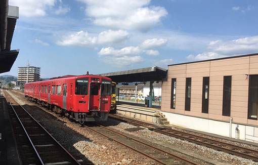 湯布院温泉ツアー湯布院駅　景観
