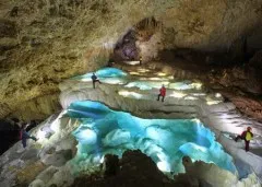 【期間限定　奄美群島しまめぐり割】花と鍾乳洞の島、沖永良部ツアー！