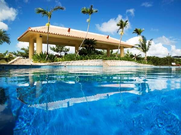 プールが自慢の大人気リゾートホテルステイ！