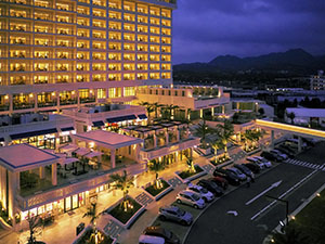 アラマハイナコンドホテル外観