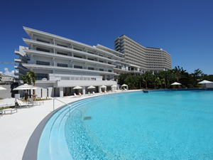 ホテルオリオン モトブリゾート&スパ外観